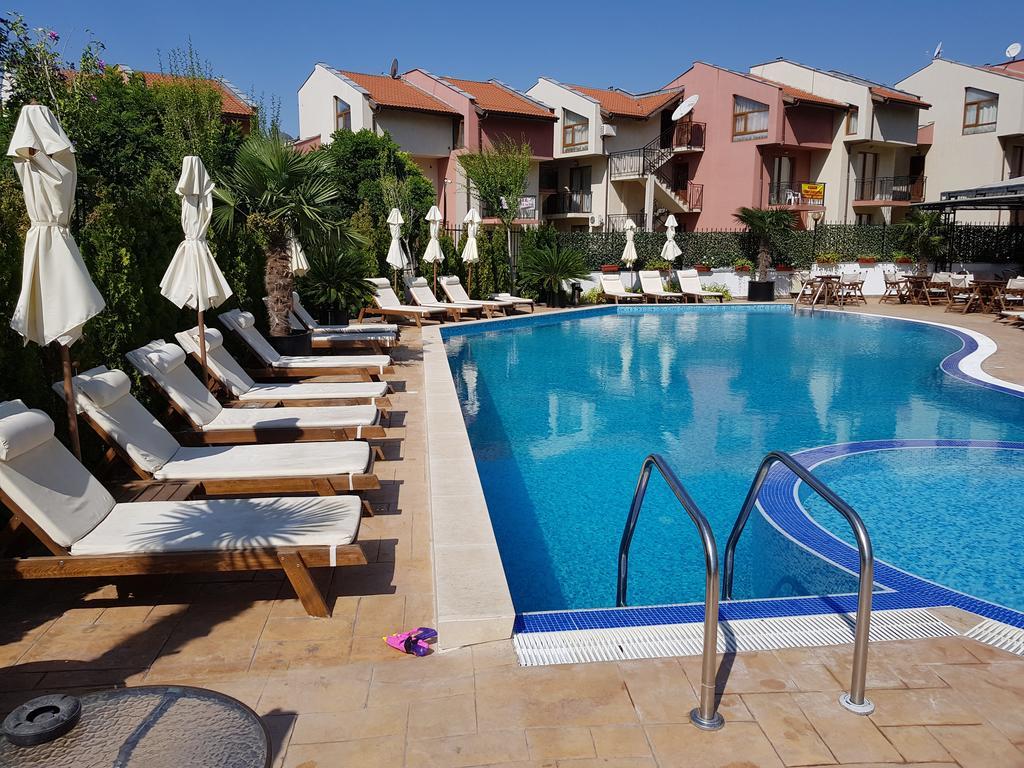 Aria Complex Aparthotel Sveti Vlas Exterior photo